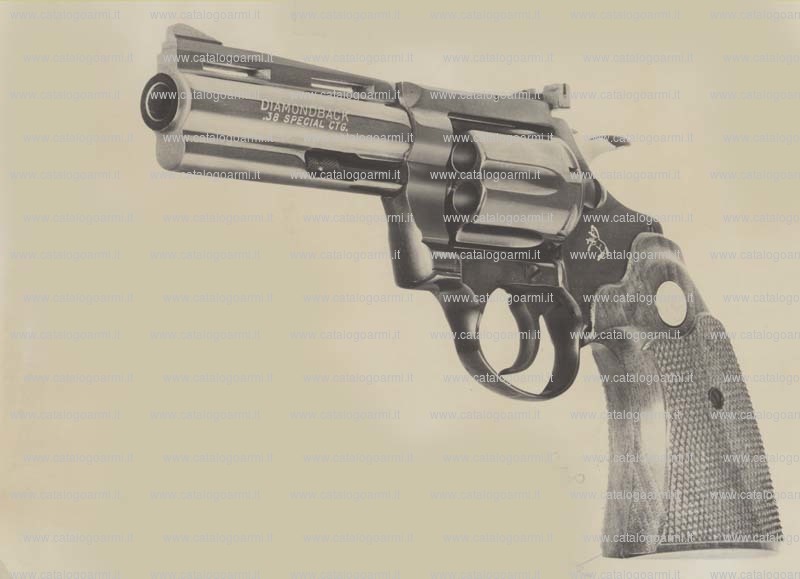 Pistola Colt modello Diamondback (con finitura blue) (915)