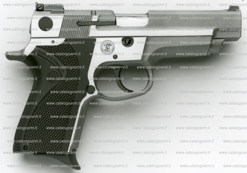 Pistola Smith & Wesson modello P. C. Compact (tacca di mira regolabile) (8833)