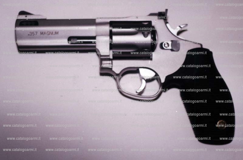 Pistola Taurus modello 627 Tracker (12655)