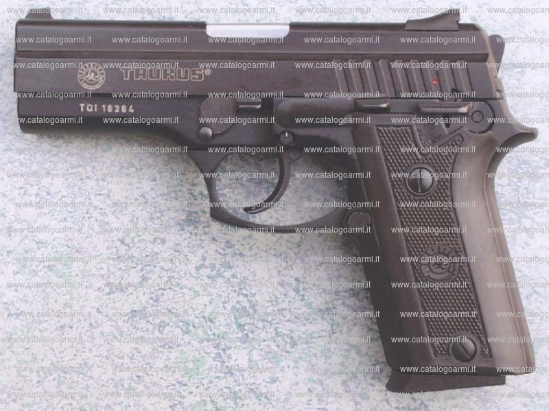 Pistola Taurus modello PT 911 (11972)