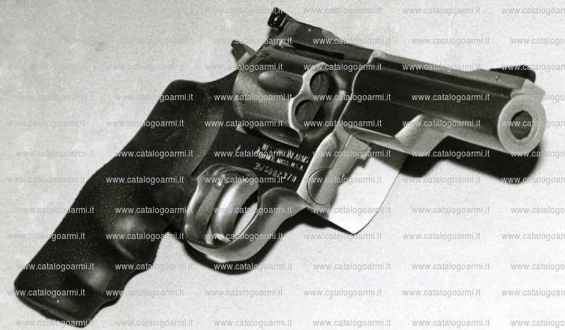 Pistola Wesson firearms modello 715 Fixed Barrel (mirino intercambiabile e tacca di mira regolabile) (8284)
