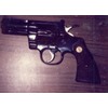 Pistola Colt Python blue (tacca di mira regolabile e mirino fisso)